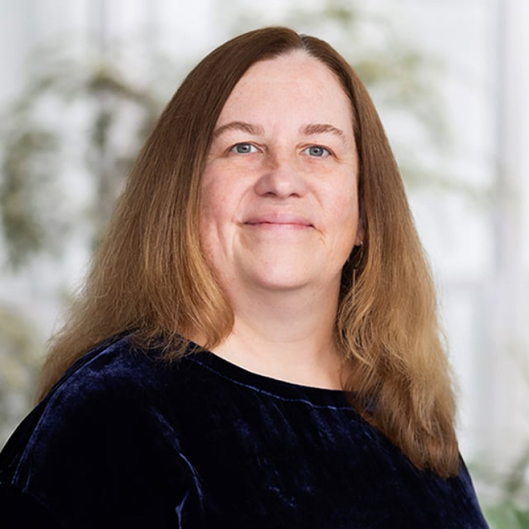 Dr. Elizabeth Holt, MD