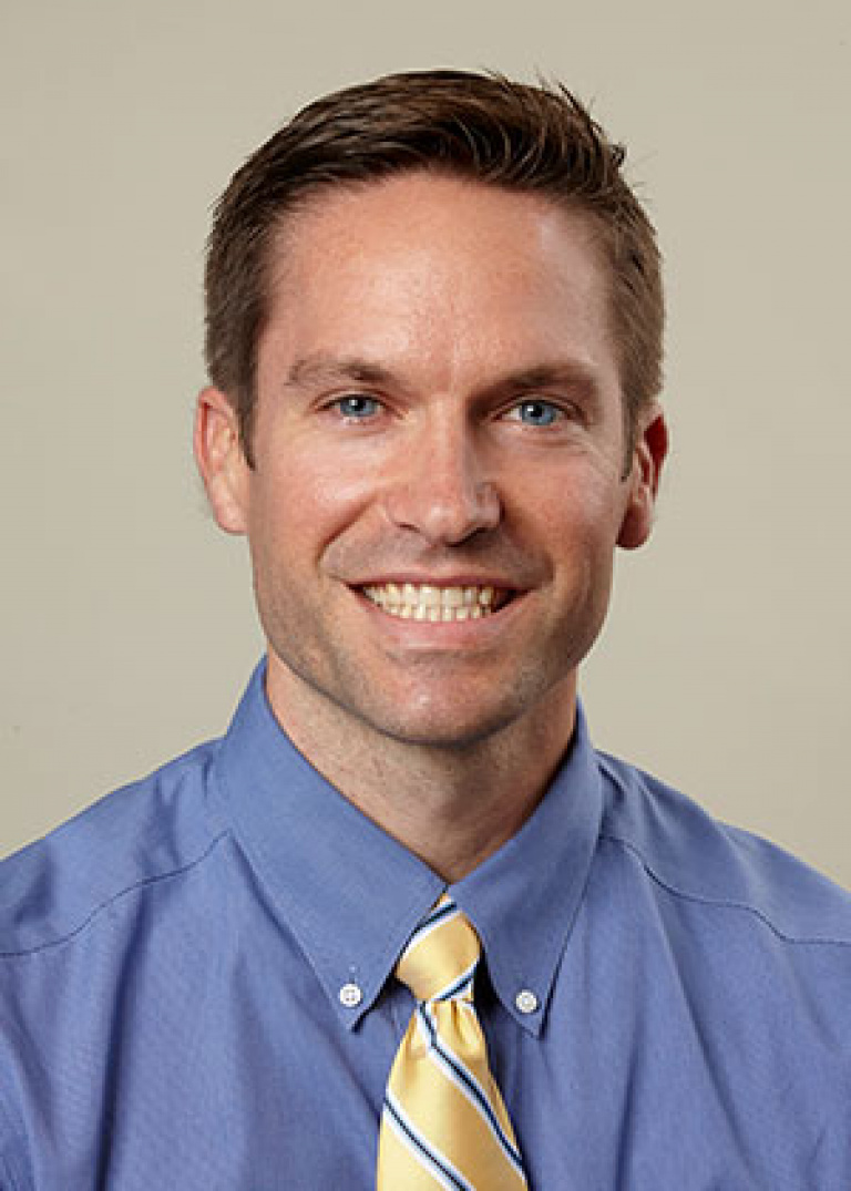 Dr. Robert Quigley, MD