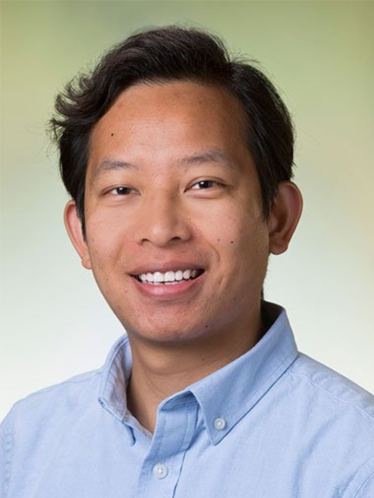 Dr. Linus Leivon, MD