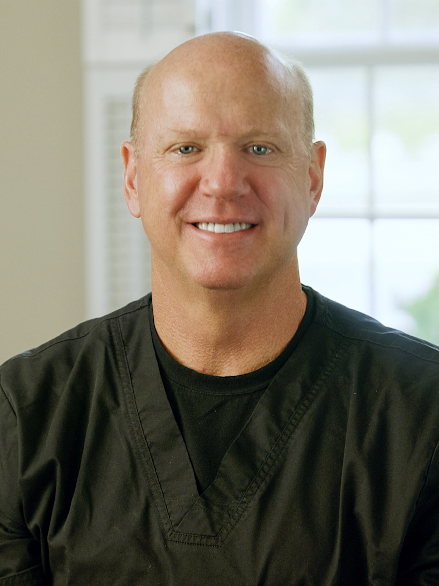 Dr. Dwight Lee, DDS