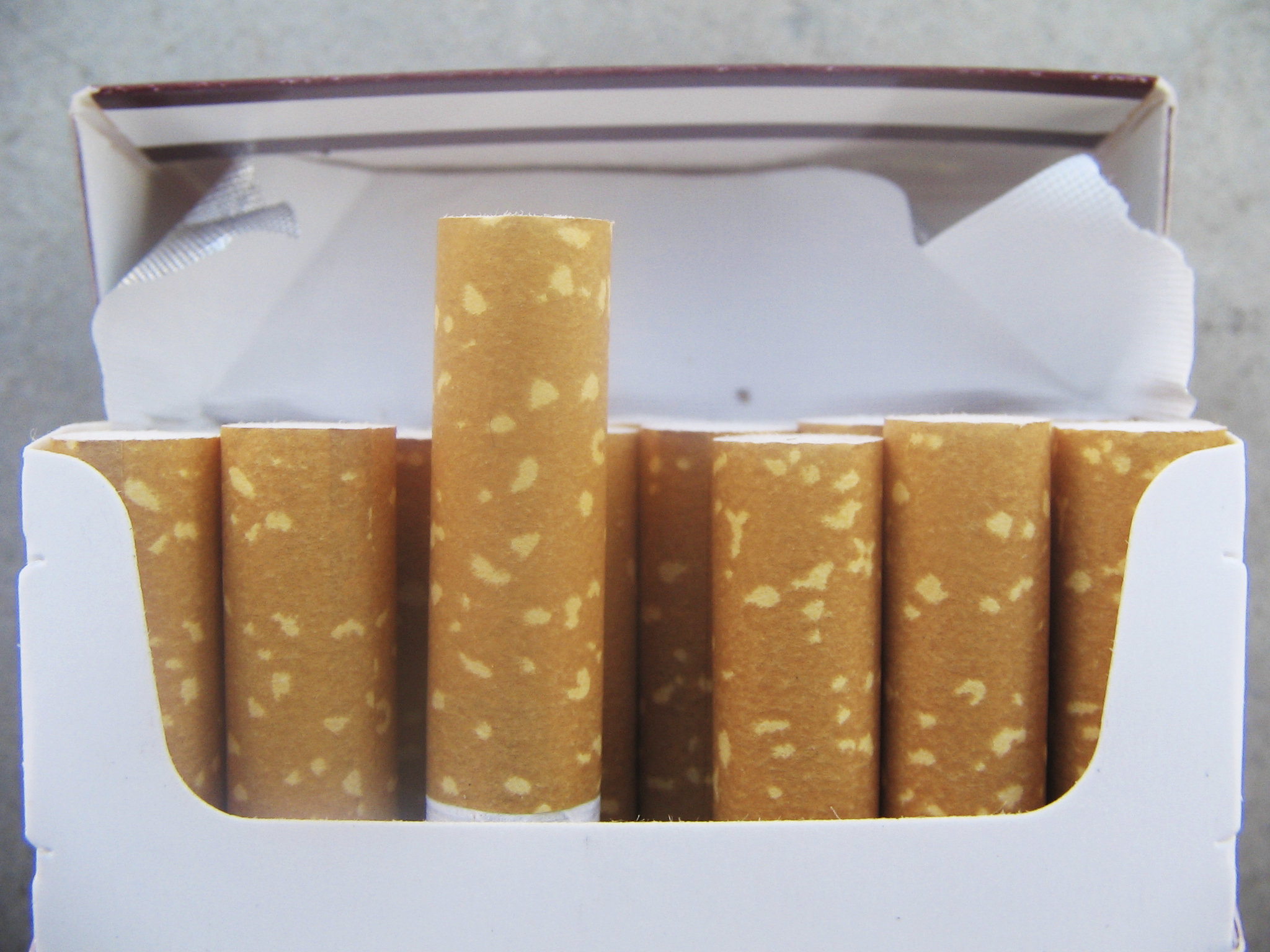 e cigarettes france France moves to ban 'sneaky' disposable e-cigarettes