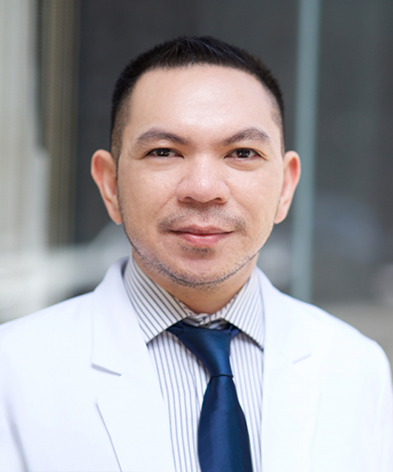 Dr. Manuel Vista, MD