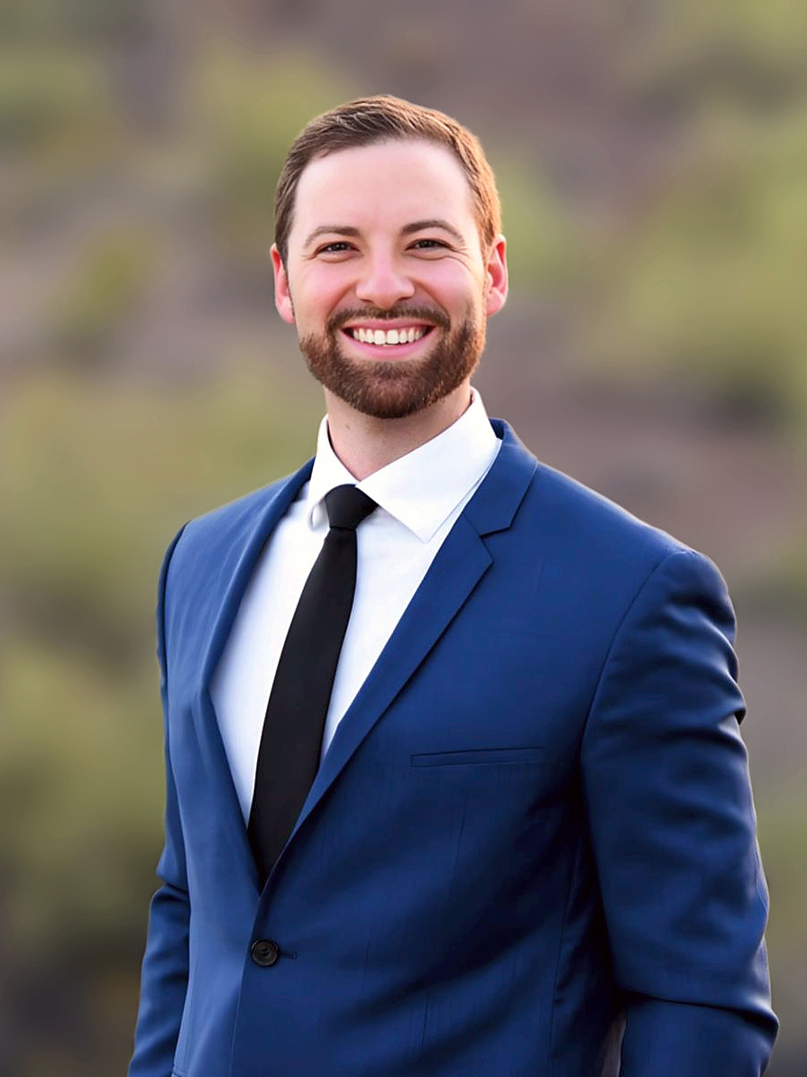 Dr. Derek Legg, DC