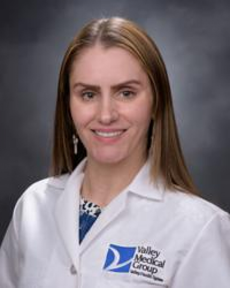 Dr. Kinga Kiszko, DO