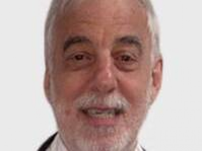 Dr. Stephen Menitove, MD