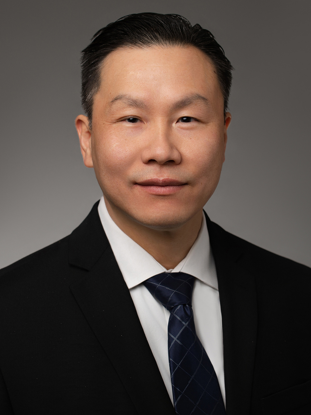 Dr. Vi Hua, MD