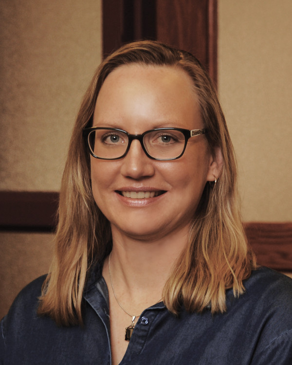 Dr. Stephanie Momper, MD