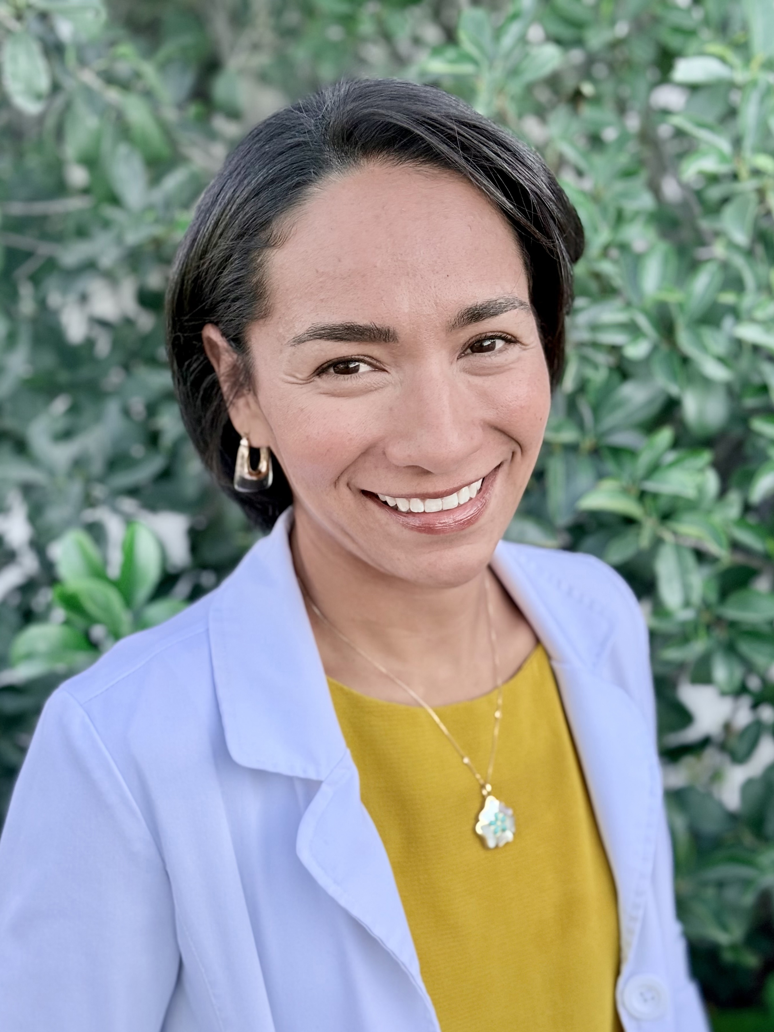 Dr. Alejandra Flores-Arellano, DDS