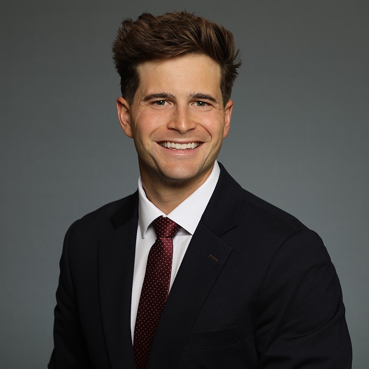 Dr. Ryan Kuta, DO, Pain Medicine Physician - Schaumburg, IL | Sharecare