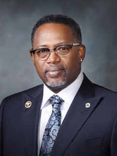 Dr. Raynando Banks, MD