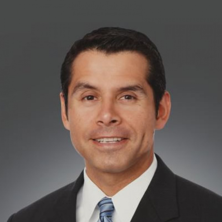 Dr. Raul Santos Jr, MD