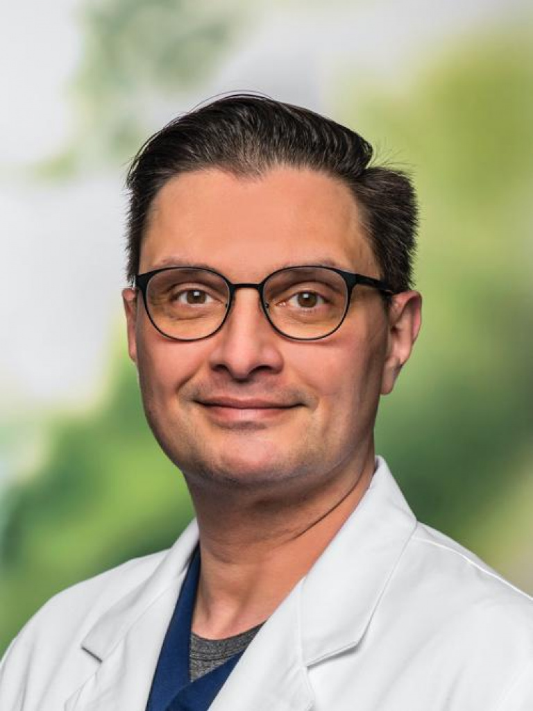 Dr. Ezzat El-Bayoumi, MD