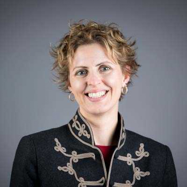 Dr. Lauren Hansen, MD