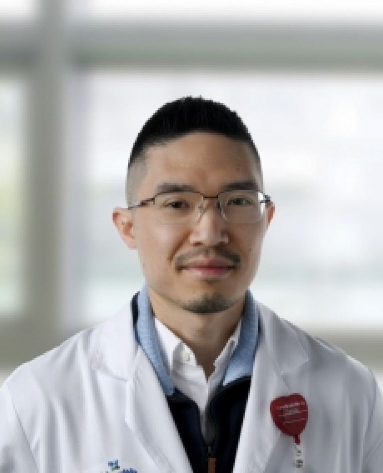 Dr. Tri Le, MD