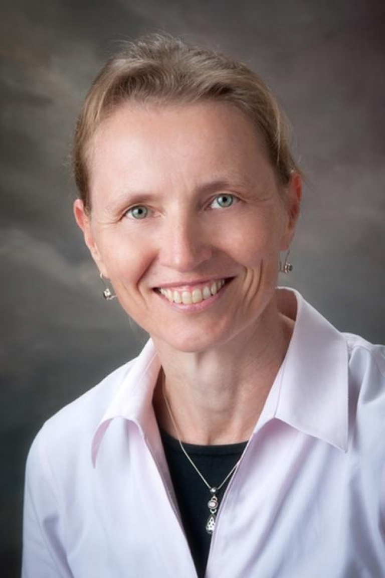 Dr. Kommerina Daling, MD