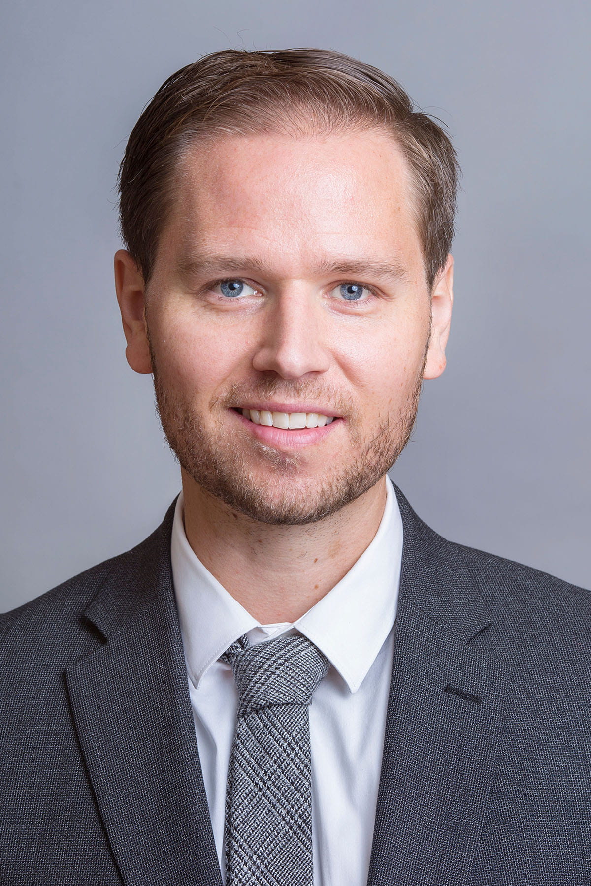 Dr. Derek Weyhrauch, MD