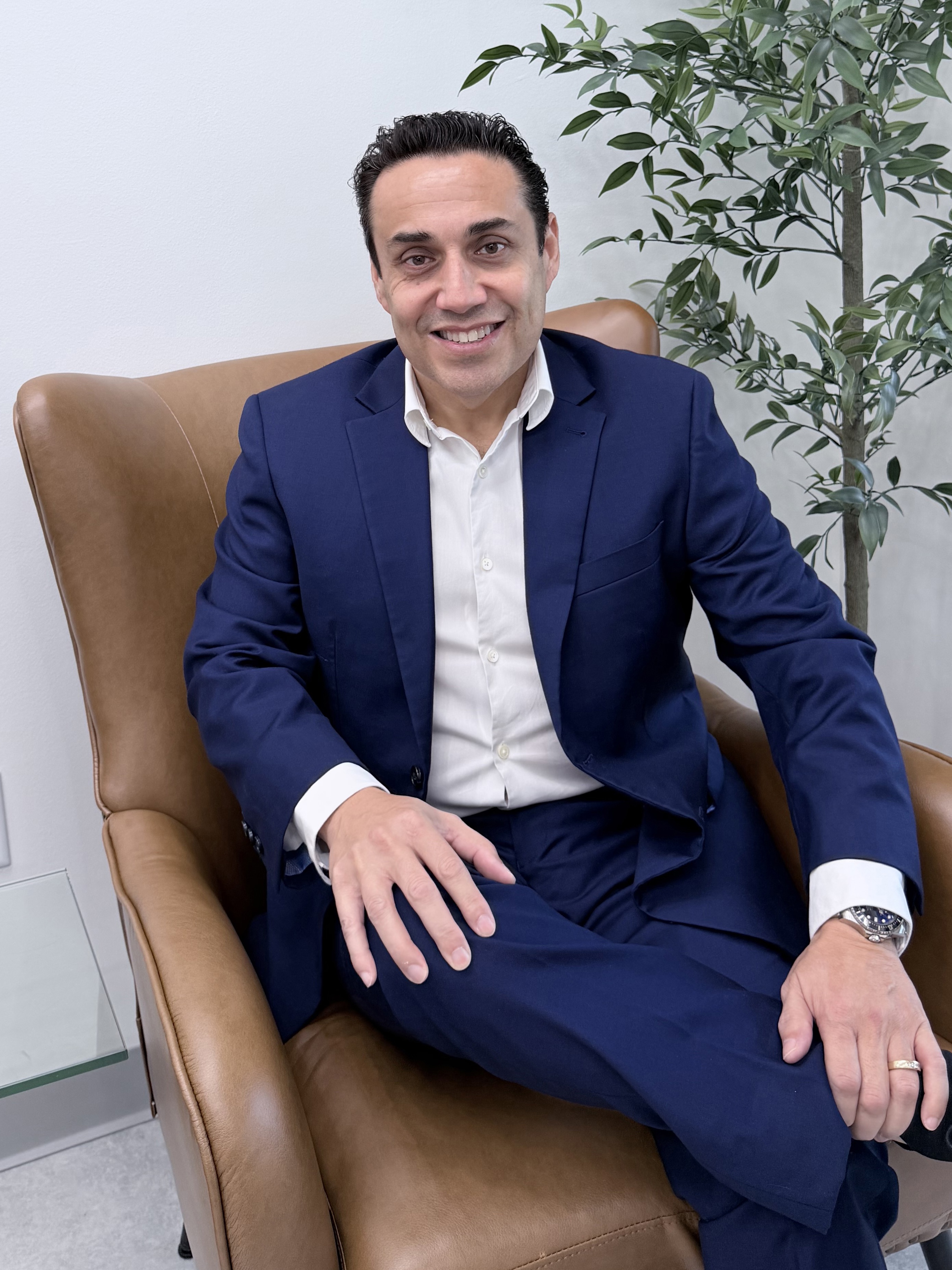 Dr. Bernardo Sarmiento, DDS