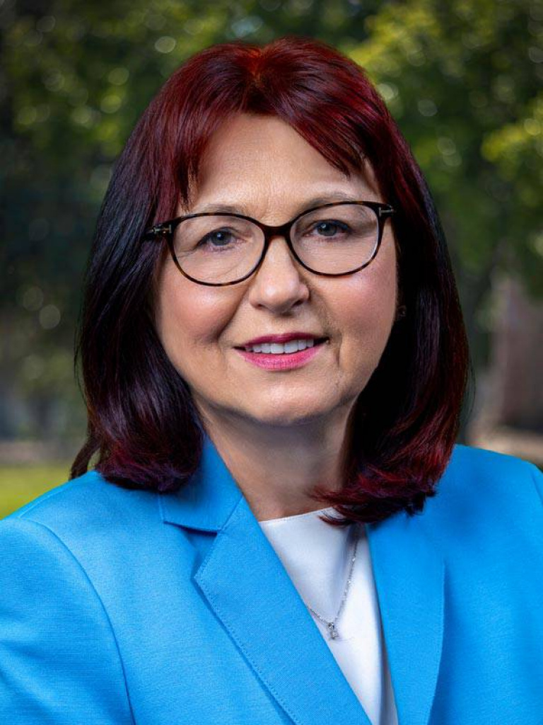 Dr. Vedka Begovic, MD