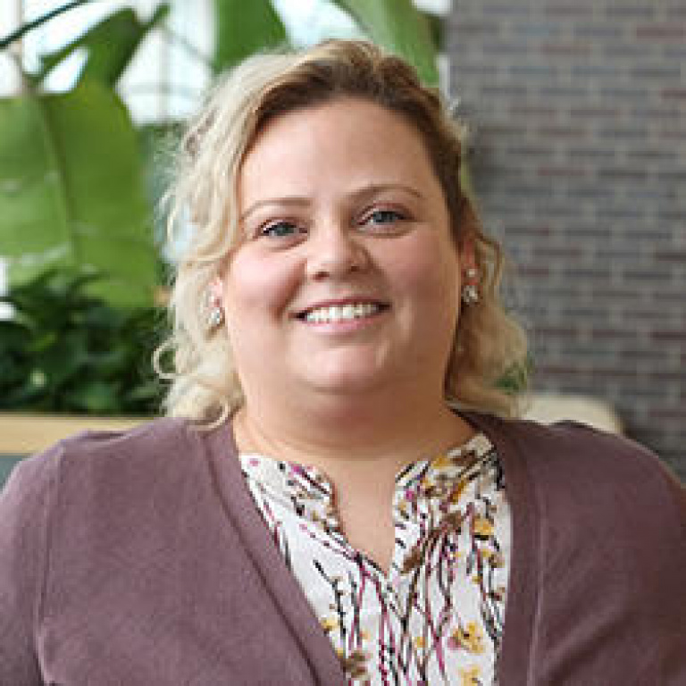 Amanda Lott, CNP